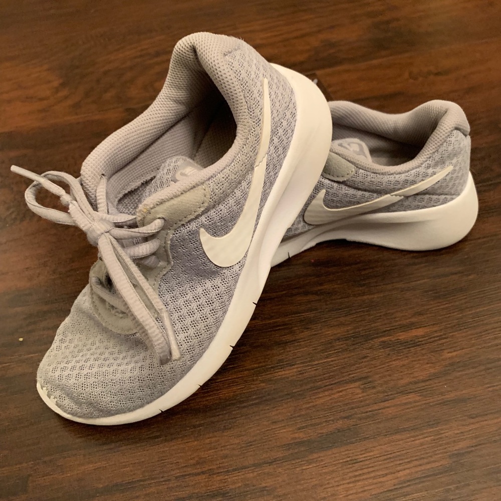Nike tanjun sneakers